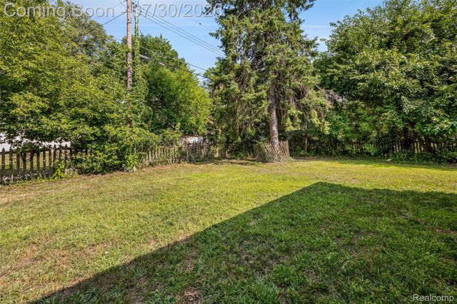 21806 Waldron Street, Farmington Hills, MI 48336