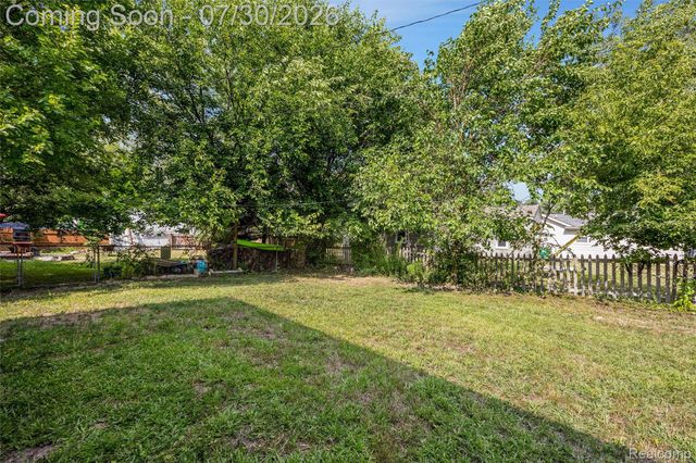21806 Waldron Street, Farmington Hills, MI 48336