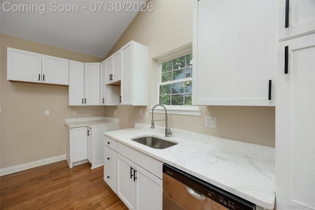 21806 Waldron Street, Farmington Hills, MI 48336
