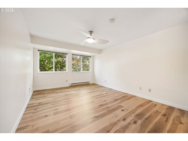 5055 FOOTHILLS Dr G, Lake Oswego, OR 97034