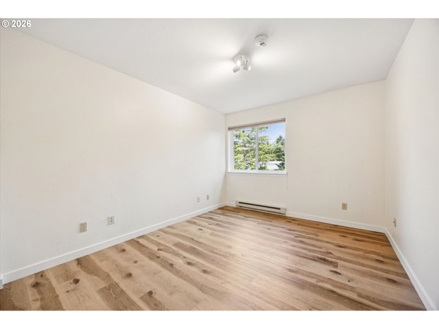 5055 FOOTHILLS Dr G, Lake Oswego, OR 97034