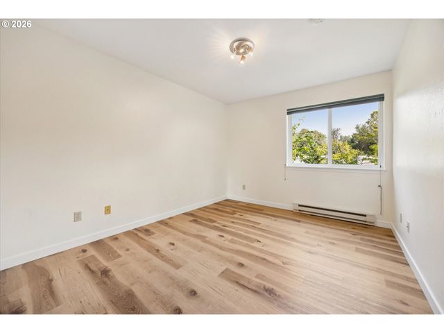 5055 FOOTHILLS Dr G, Lake Oswego, OR 97034