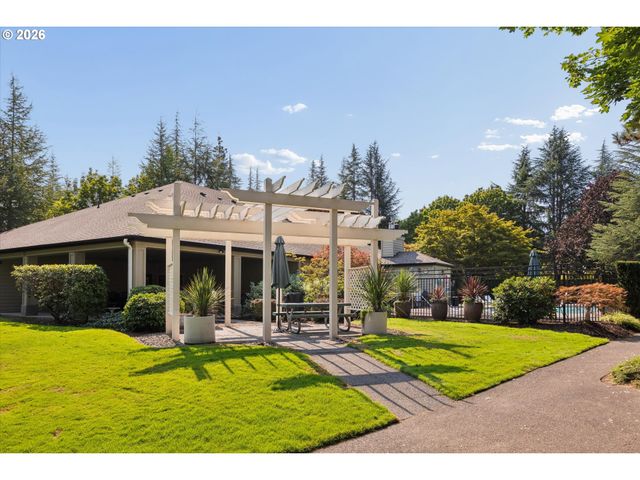 5055 FOOTHILLS Dr G, Lake Oswego, OR 97034