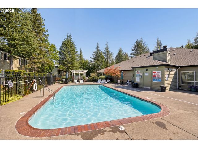 5055 FOOTHILLS Dr G, Lake Oswego, OR 97034
