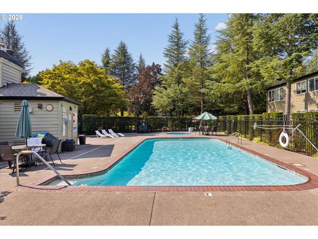 5055 FOOTHILLS Dr G, Lake Oswego, OR 97034
