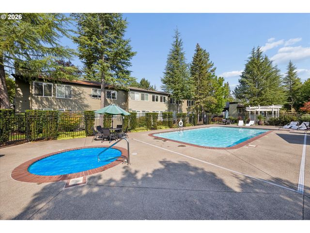 5055 FOOTHILLS Dr G, Lake Oswego, OR 97034