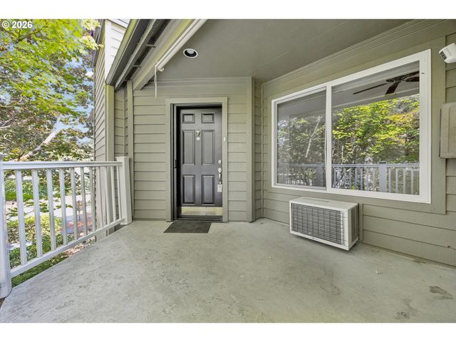 5055 FOOTHILLS Dr G, Lake Oswego, OR 97034