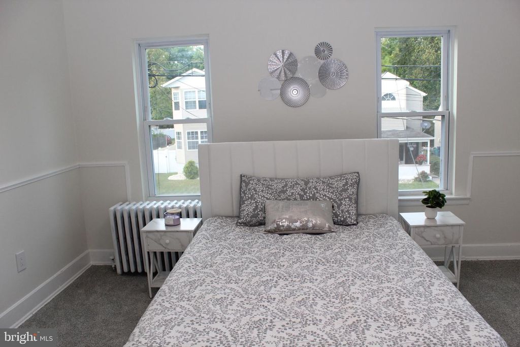 212 CHESTNUT ST, Mount Holly, NJ 08060