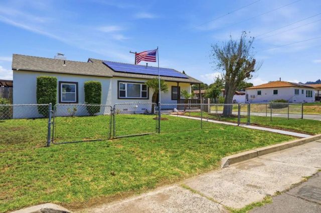 797 Lemon Avenue, El Cajon, CA 92020