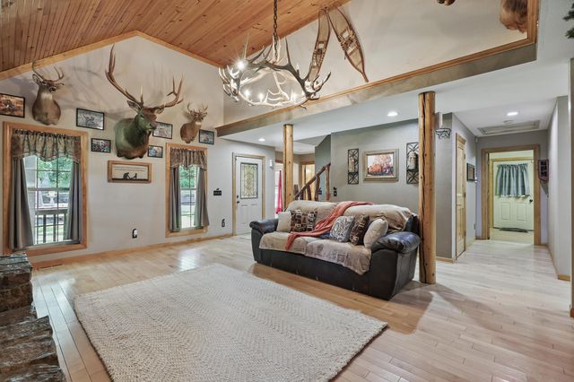 9404 County Lane 121, Carthage, MO 64836