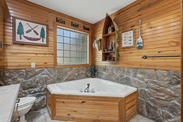 9404 County Lane 121, Carthage, MO 64836