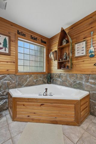 9404 County Lane 121, Carthage, MO 64836