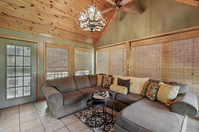 9404 County Lane 121, Carthage, MO 64836