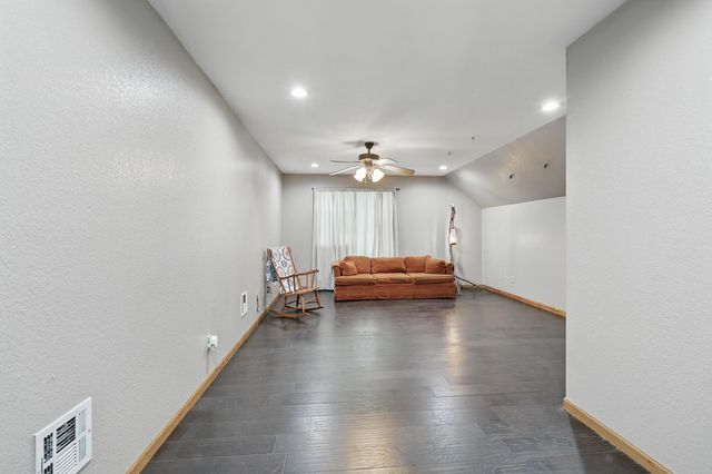 9404 County Lane 121, Carthage, MO 64836