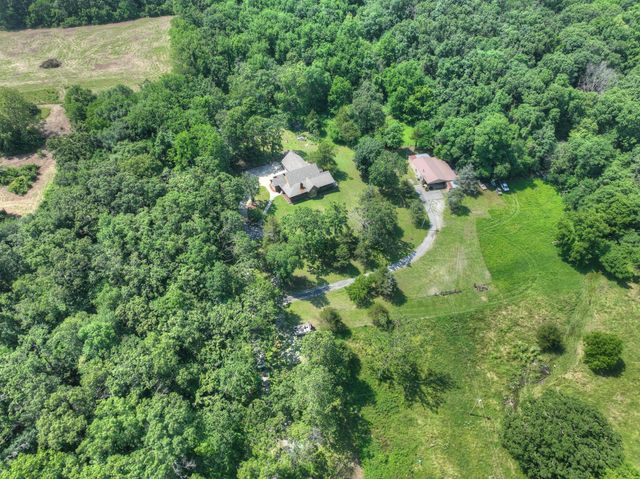 9404 County Lane 121, Carthage, MO 64836