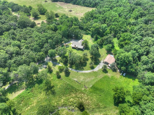 9404 County Lane 121, Carthage, MO 64836