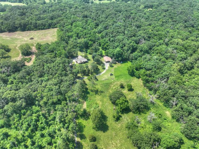 9404 County Lane 121, Carthage, MO 64836