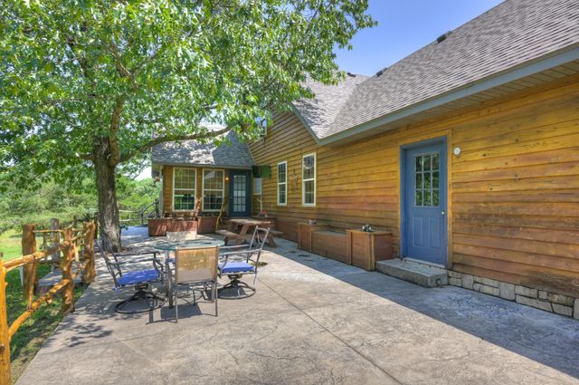 9404 County Lane 121, Carthage, MO 64836