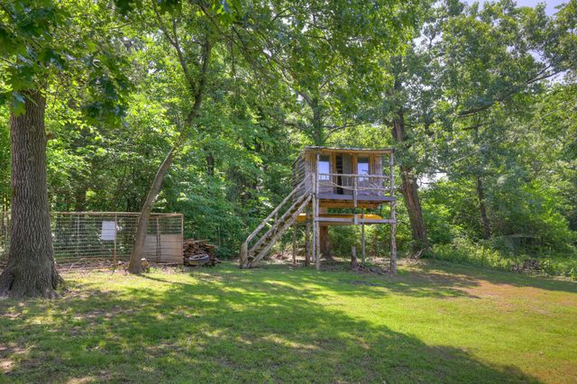 9404 County Lane 121, Carthage, MO 64836