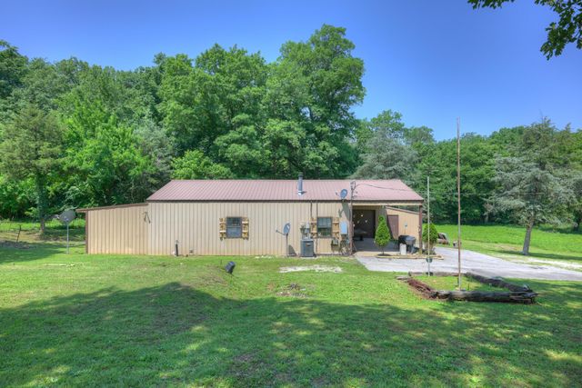 9404 County Lane 121, Carthage, MO 64836