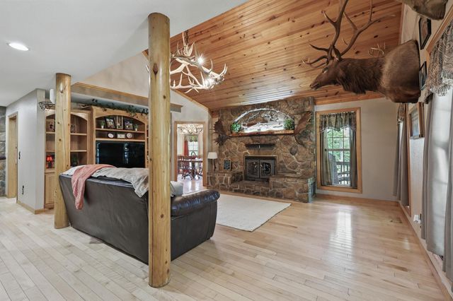 9404 County Lane 121, Carthage, MO 64836