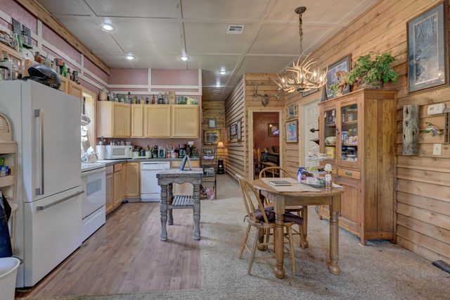 9404 County Lane 121, Carthage, MO 64836