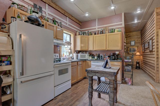 9404 County Lane 121, Carthage, MO 64836