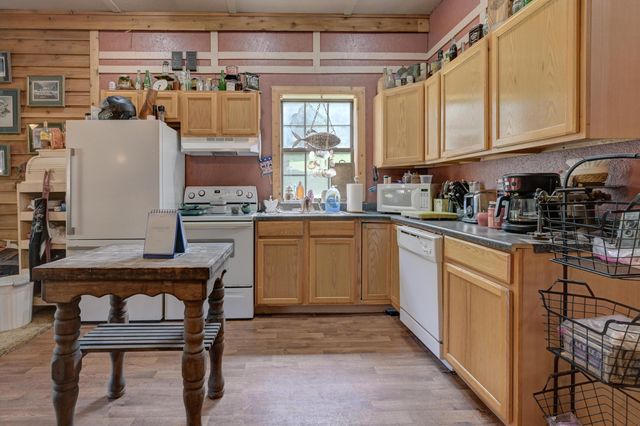 9404 County Lane 121, Carthage, MO 64836