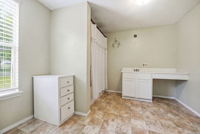 10970 Pearsall Rd, Atascosa, TX 78002