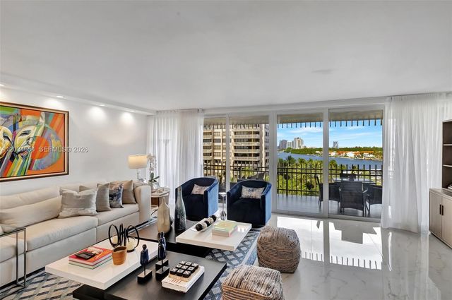 2 Grove Isle Drive B706, Miami, FL 33133