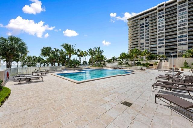 2 Grove Isle Drive B706, Miami, FL 33133