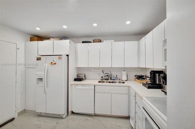 2 Grove Isle Drive B706, Miami, FL 33133