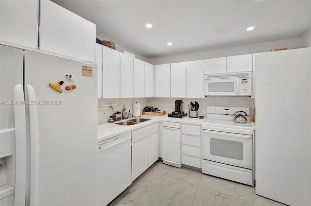 2 Grove Isle Drive B706, Miami, FL 33133
