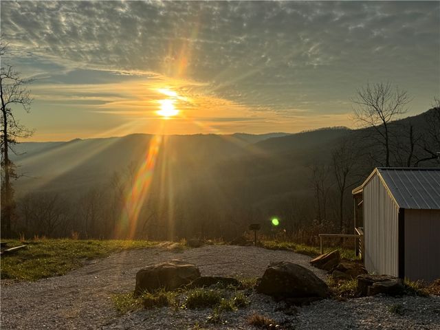 3103 NC 8401, Jasper, AR 72641