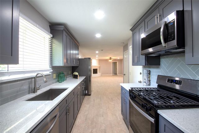 1011 Twinbrooke Drive, Houston, TX 77088