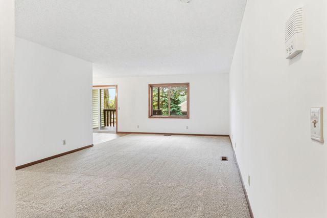 1923 Fox Ridge Drive B, West Saint Paul, MN 55118