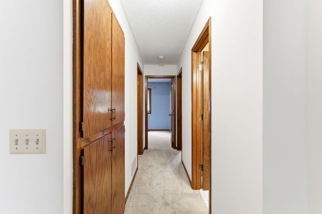 1923 Fox Ridge Drive B, West Saint Paul, MN 55118