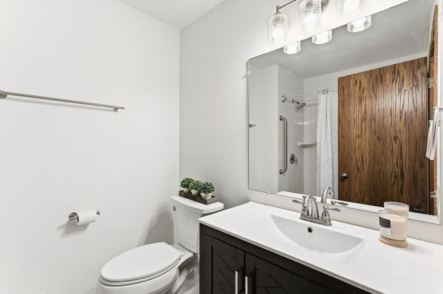 1923 Fox Ridge Drive B, West Saint Paul, MN 55118