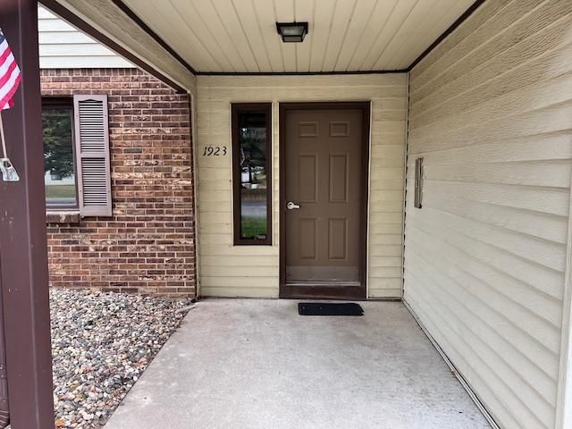 1923 Fox Ridge Drive B, West Saint Paul, MN 55118