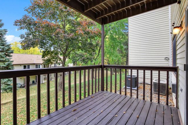 1923 Fox Ridge Drive B, West Saint Paul, MN 55118