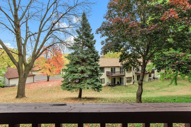 1923 Fox Ridge Drive B, West Saint Paul, MN 55118