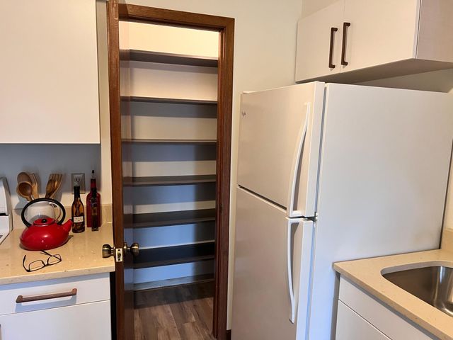 1923 Fox Ridge Drive B, West Saint Paul, MN 55118