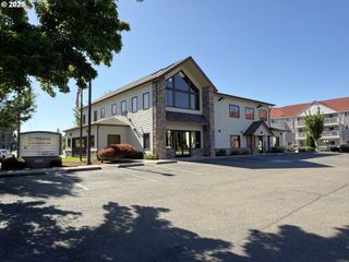 2000 W HARVARD Ave, Roseburg, OR 97471