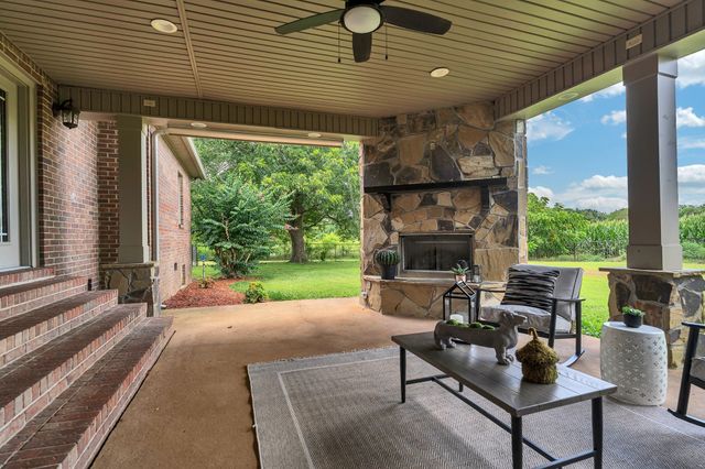 1395 Ragsdale Rd, Manchester, TN 37355