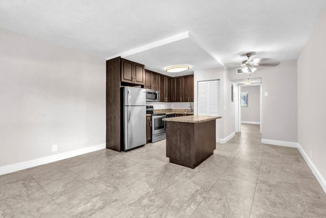 559 NE 44th Street 2, Boca Raton, FL 33431