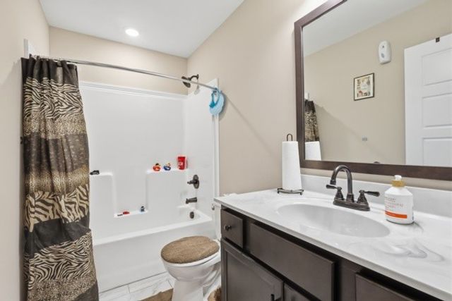 1173 Old Charlotte Trce, Clarksville, TN 37040