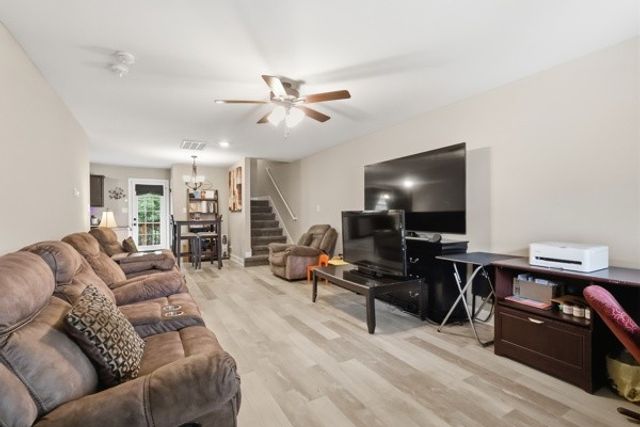 1173 Old Charlotte Trce, Clarksville, TN 37040