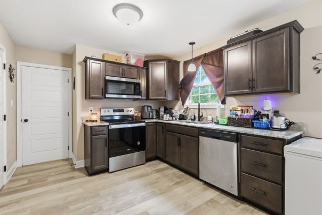 1173 Old Charlotte Trce, Clarksville, TN 37040