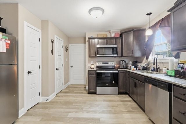 1173 Old Charlotte Trce, Clarksville, TN 37040