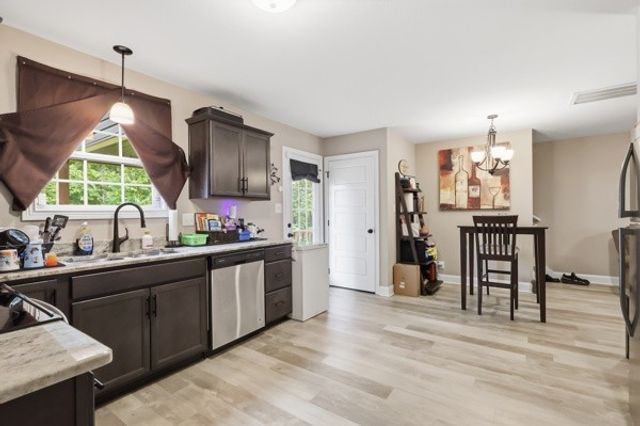 1173 Old Charlotte Trce, Clarksville, TN 37040